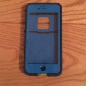 Life proof iPhone 6s case beat up